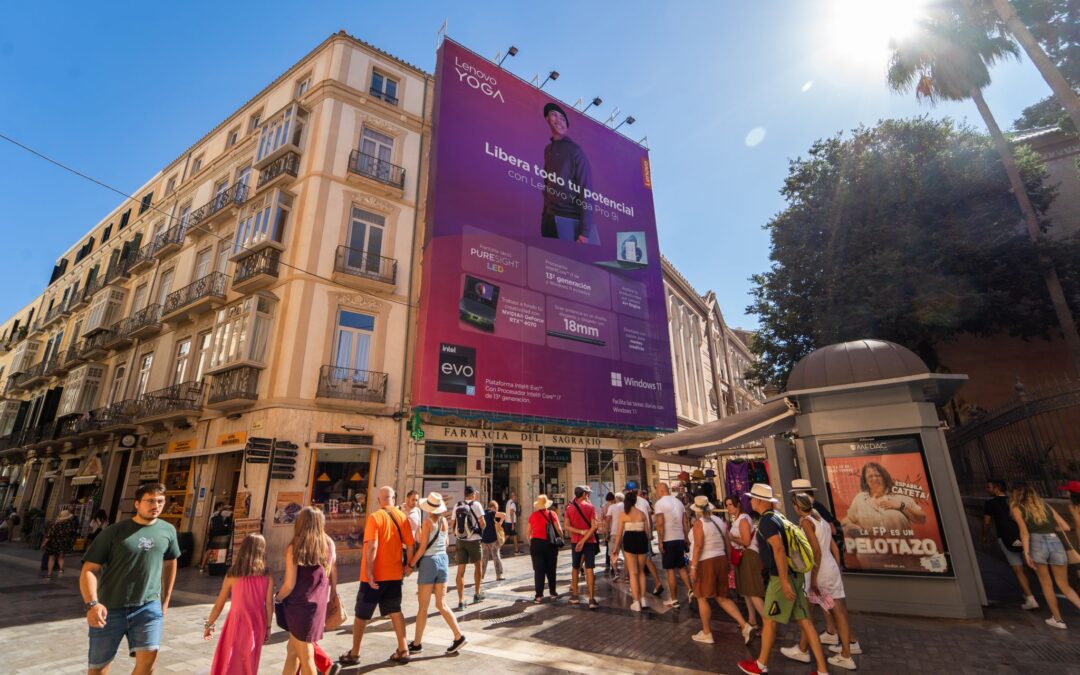 Lona para Lenovo junto a la catedral de Málaga